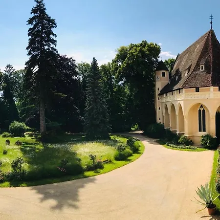 Ferienwohnung Schloss Schrattenthal Exterior photo